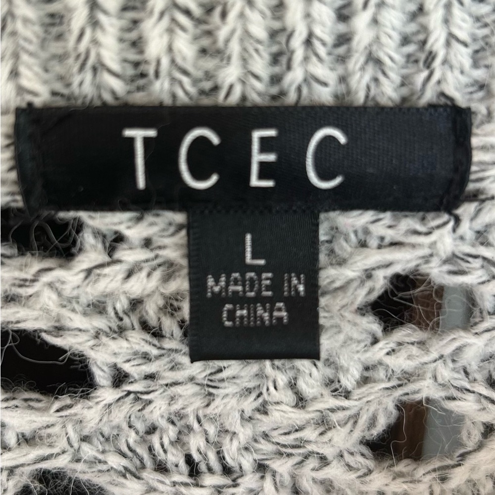 TCEC Gray Fringed Poncho Open Weave Pattern Sweater with Sleeves Size Large - Picture 4 of 5